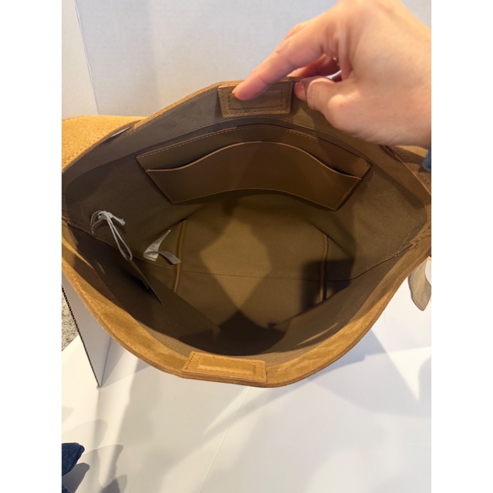 Madewell Essential Bucket Tote in Suede NWT - Picture 6 of 8